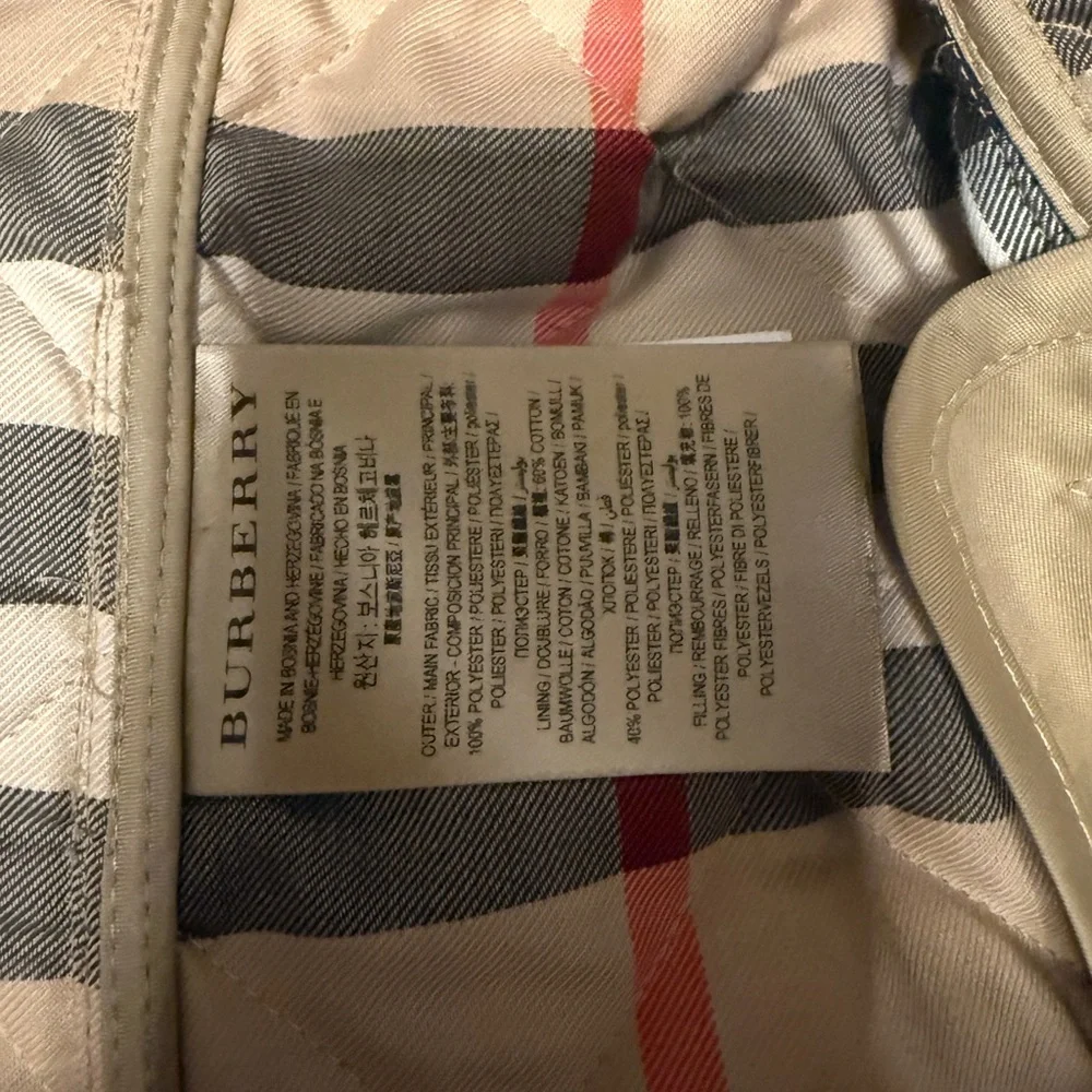 NWOT Burberry Beige Quilted Jacket - Picture 5 of 8